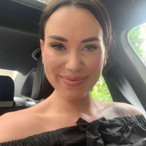 Meet your Posher, Britt - Picture 1 of 1